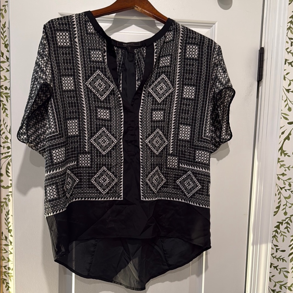 Black and White Geometric Women's Top